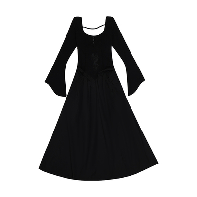 哟酷酷不规则开叉修身连衣裙