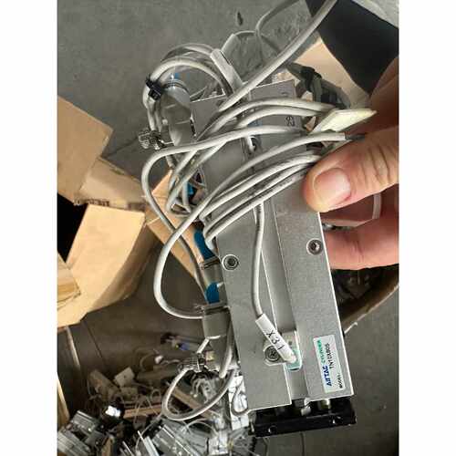 在线议价双轴气缸TN10X80S拆机，功能包好，成色新，无任何维修。