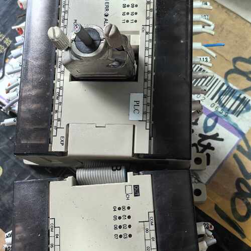 议价欧姆龙PLC控制器CPM2A-40CDT1-D和CPM1A-