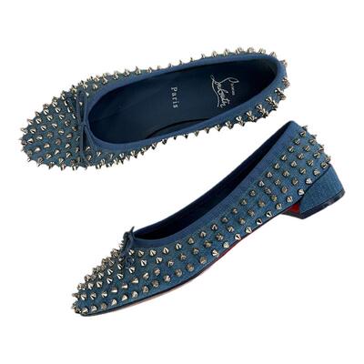 CHRISTIAN LOUBOUTIN 女士铆钉蝴蝶结休闲单鞋平跟鞋银泰 301574