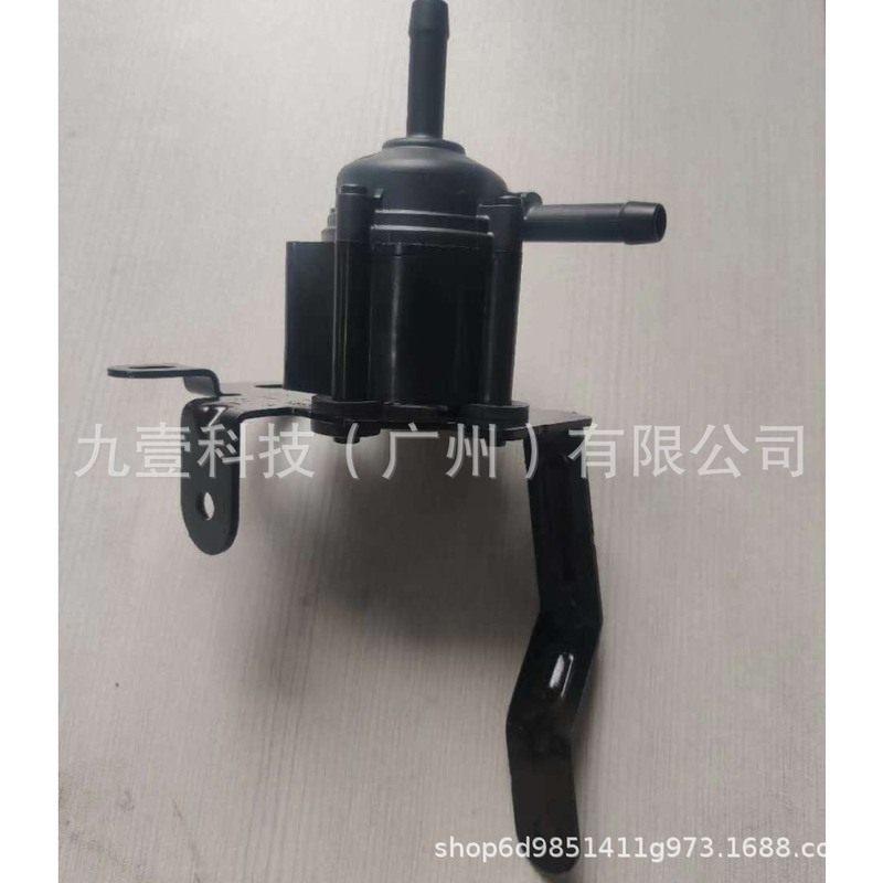 适用福特全顺Transit2.0水泵2206386电子GK2118D473BC辅助泵