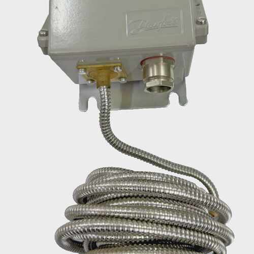 DANFOSS  KPS79 060L3122  Temperature Switch 50 to 100 C Capi