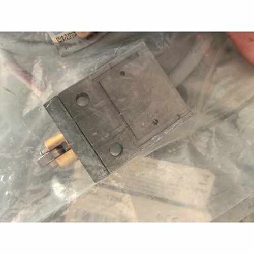 (议价)D4C1203有封闭式开关限位开关横向滚珠