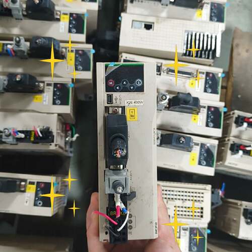 议 价HCFA伺服驱动器SVX2EA040AA400W工业自动可 维修