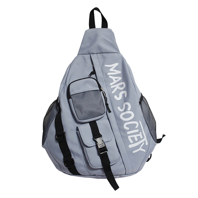 潮牌时尚大容量个性学生单肩背包