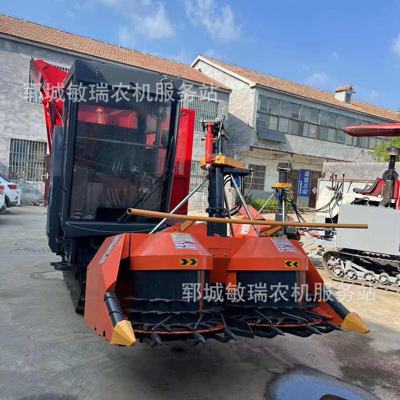 履带式高速圆盘割台玉米秸秆青储机全地形可用皇竹草收获粉碎机