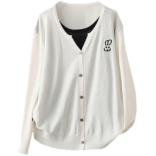 春秋大码200斤显瘦假两件v领针织打底衫胖mm遮肚独特上衣薄款小衫