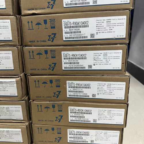 议价全新安川7系驱动器 SGD7S-R90A10A002 伺服驱动器 全新原装
