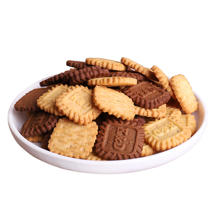 小方块饼干生椰拿铁榛香燕麦海盐芝士厚乳手工小零食咖啡伴侣茶点