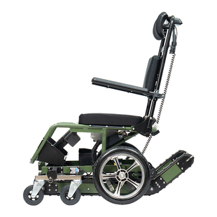 凭果老人使用智能直立式电动爬楼轮椅辅助爬楼上下楼梯爬楼机神器