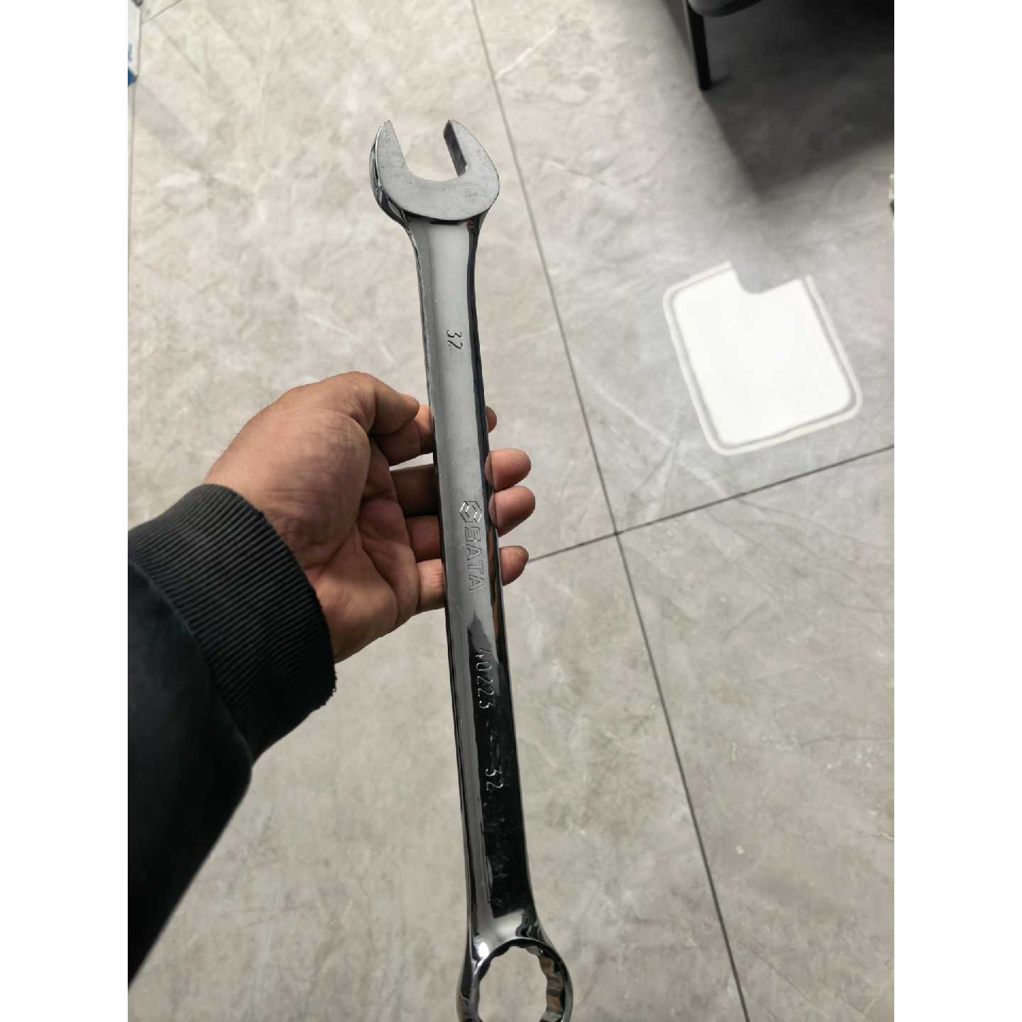 几乎全新世达SATA两用扳手，型号40223，32mm规格，