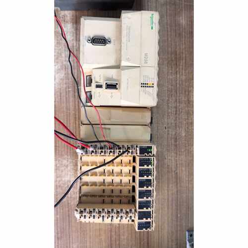 议价M258PLC，TM258LF42DT4L，扩展如图，