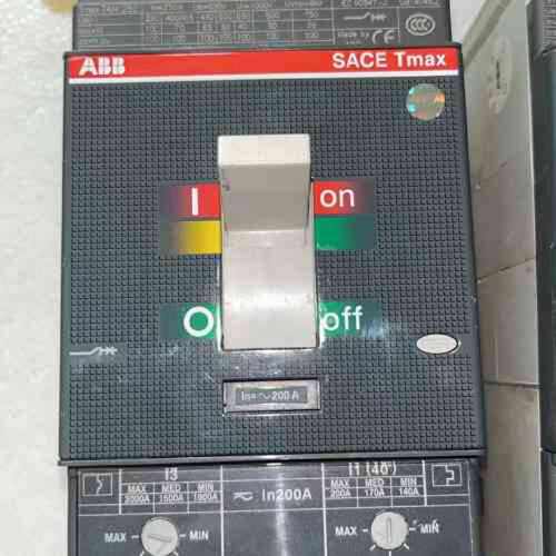 议价ABB塑壳断路器T4H250 200A实物图拍摄