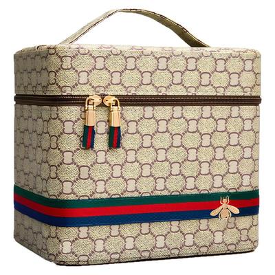 2025新款大容量超火便携式化妆包