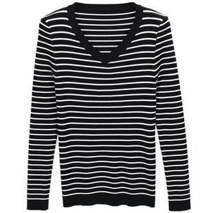 黑白色鸡心V领条纹洋气针织衫2025秋冬新款内搭修身打底衫毛衣女