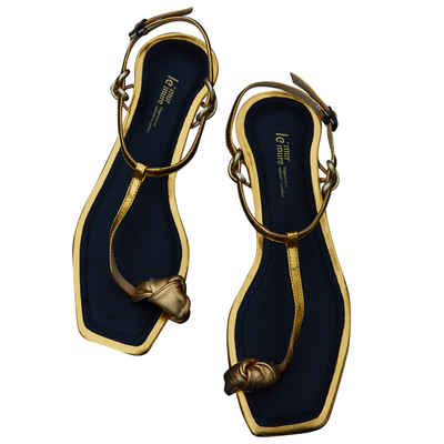 Le'Murmure极简美学夹趾凉鞋