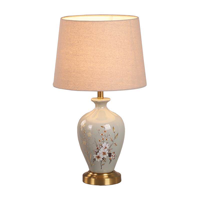 新款美式复古轻奢山茶花陶瓷台灯卧室床头房间调光高级感温馨灯具