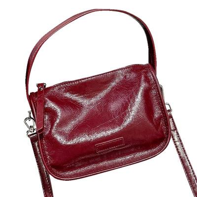 时尚气质真皮单肩斜挎小包贝壳包