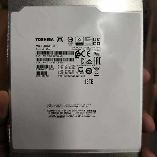【请询价】出最新到货 东芝 16T SATA硬盘 实物图拍摄度
