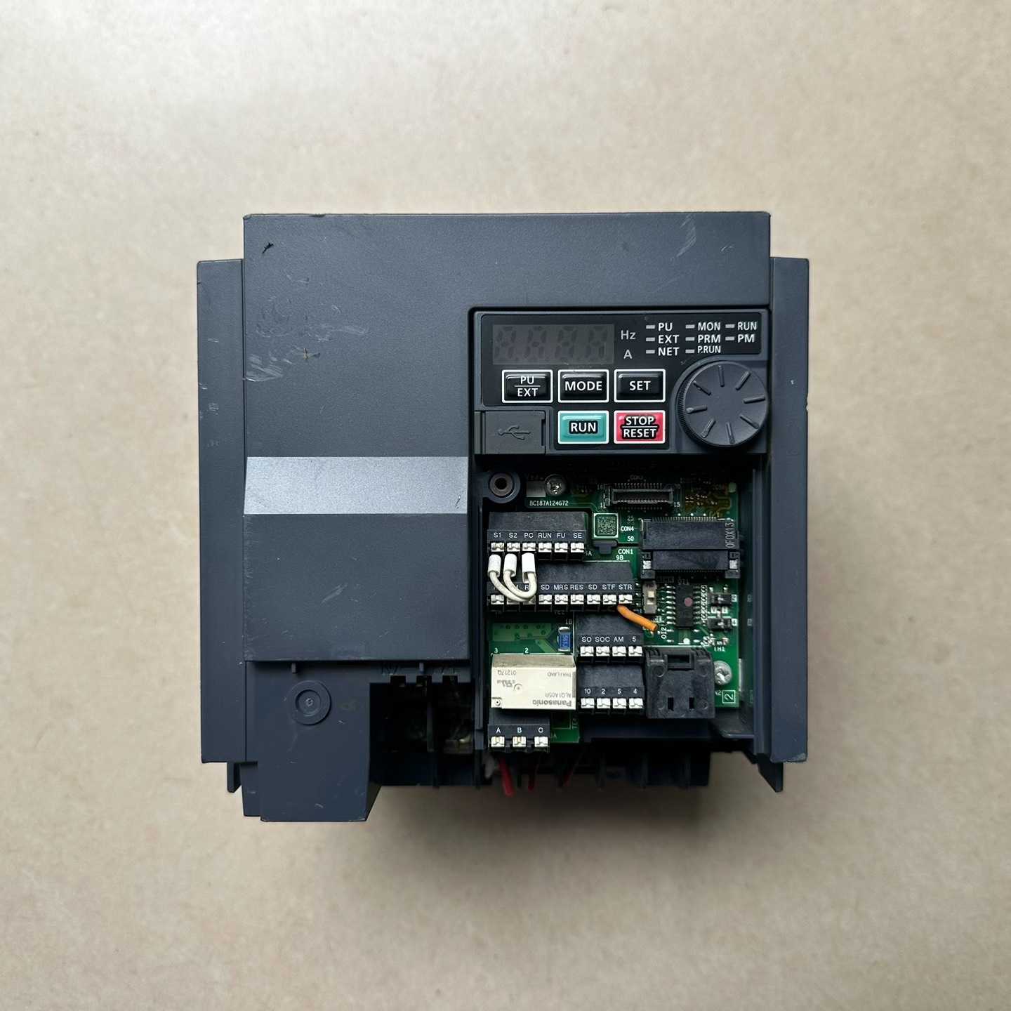 三菱变频器FR-E840-0095-4-60,3.7KW,拆议价