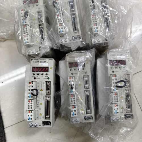 议价全新安川400W驱动器SGDM-04ADA实物图，六台需要私可维修