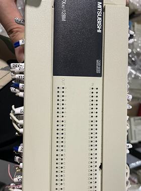 FX3U-128MT成色如图，功能正常—议价