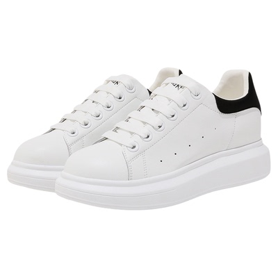 达芙妮2025新款软底透气休闲板鞋