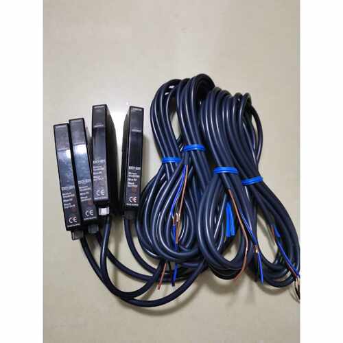 议价E2CY-SD11 日本原装欧姆龙光电放大器接近开关传感器E2CY-SD1