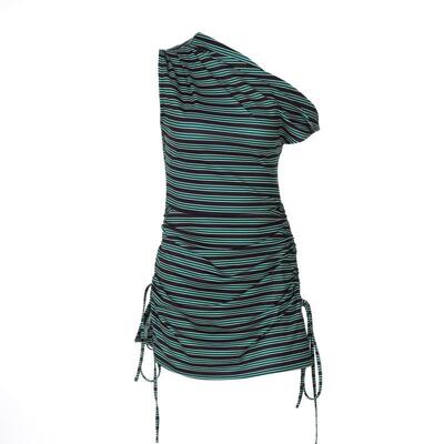 黑绿色条纹斜肩抽绳连衣裙