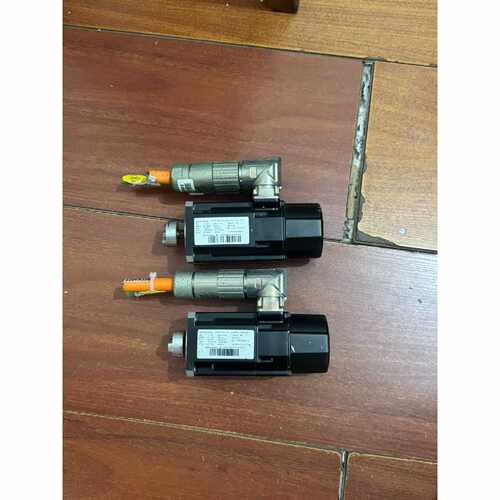 溢价-AM3021-0C01-0000  0.32kw 倍福电机