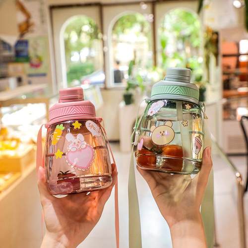 可爱大容量水杯吸管杯女生挎杯斜背带夏天小胖水壶便携户外卡通