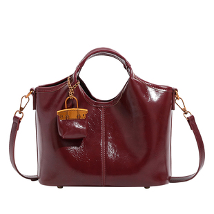 香港品牌红色新娘结婚包包女小众高级感手提包百搭通勤单肩斜挎包