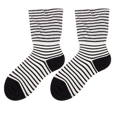 尊嘟巨显腿细~真香条纹堆堆袜