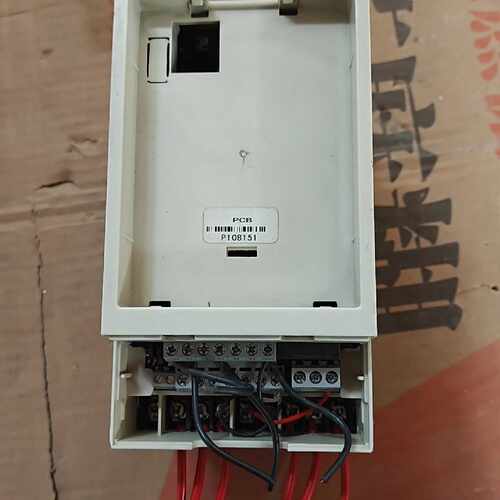 欧华EM600-G2.2T4-D 2.2KW重载变频器一台