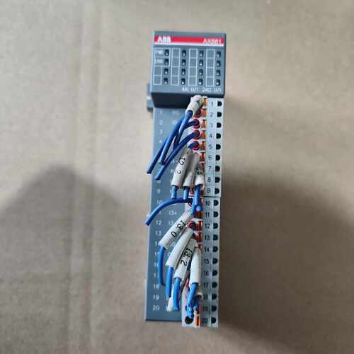 询价PLC模块AX561 B2，成色，自