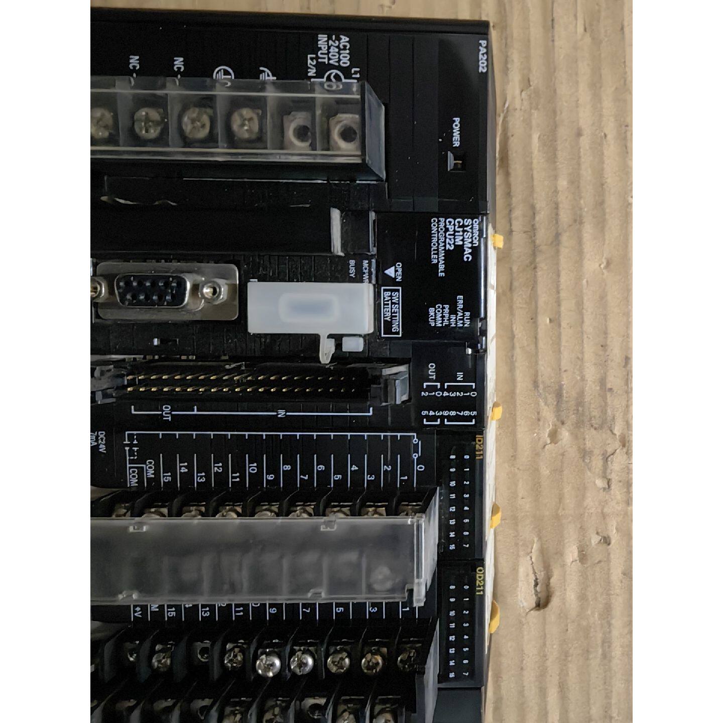 议价拆机欧姆龙PLC一组,实物拍摄具体型号看图,功能正常,单价4