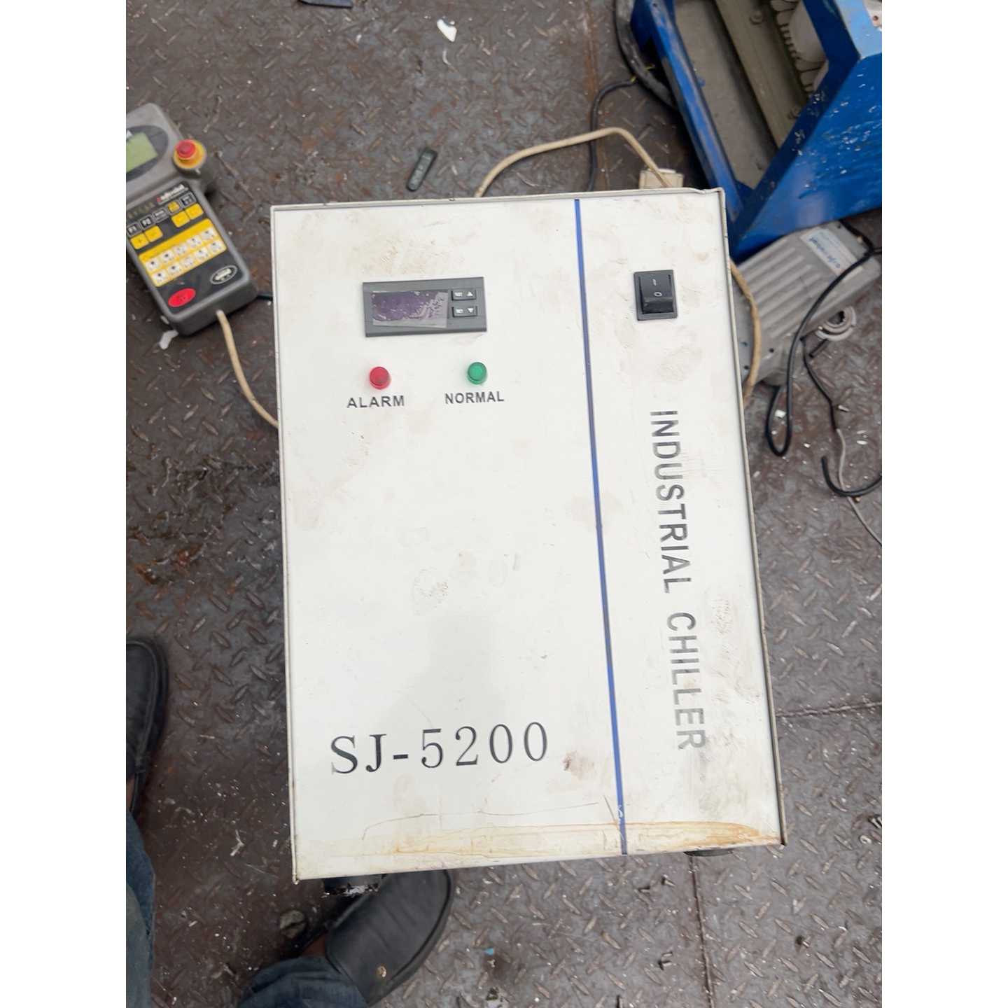 CW-5200水箱。成色漂亮详情如图所示。公司倒闭闲置出售