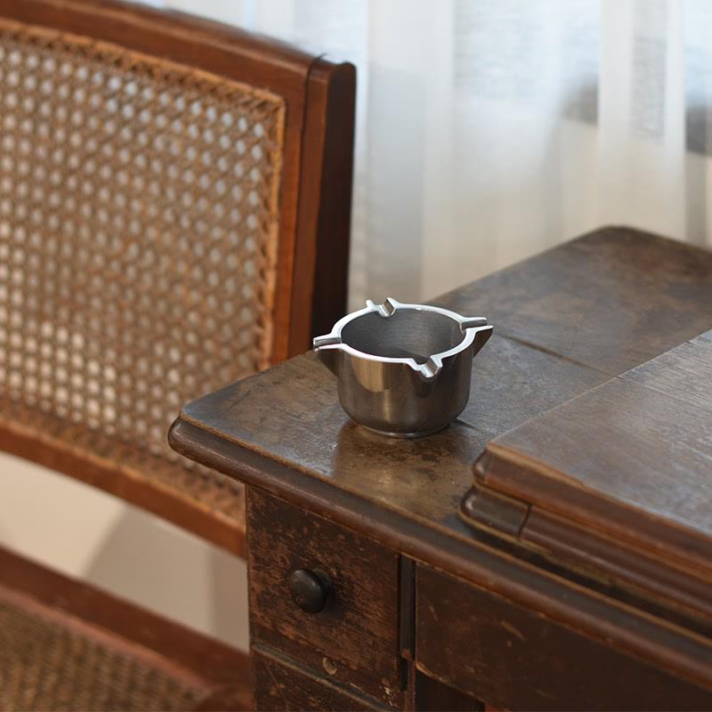 烟灰缸创意个性潮流家用客厅摆件极简ins风金属便携酒吧复古户外