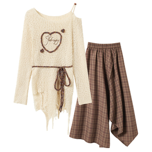 织物猪 枫糖絮语 废土风不规则露肩毛衣女秋季破旧感网织镂空上衣