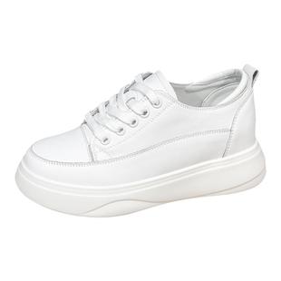 真皮内增高小白鞋女8cm厚底小码31 32春秋坡跟休闲单鞋松糕板鞋女