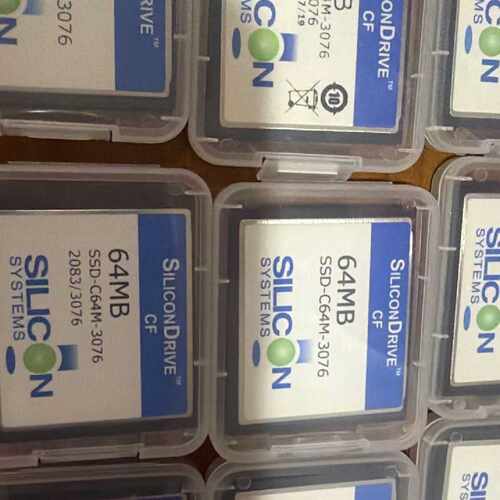议价SiliconDrive SSD-C64M-3076 全新