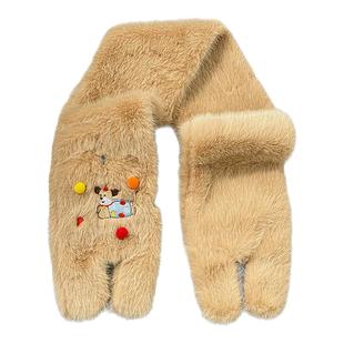 韩系可爱毛绒围巾女冬季2025新款加绒加厚保暖学生护颈交叉小围脖