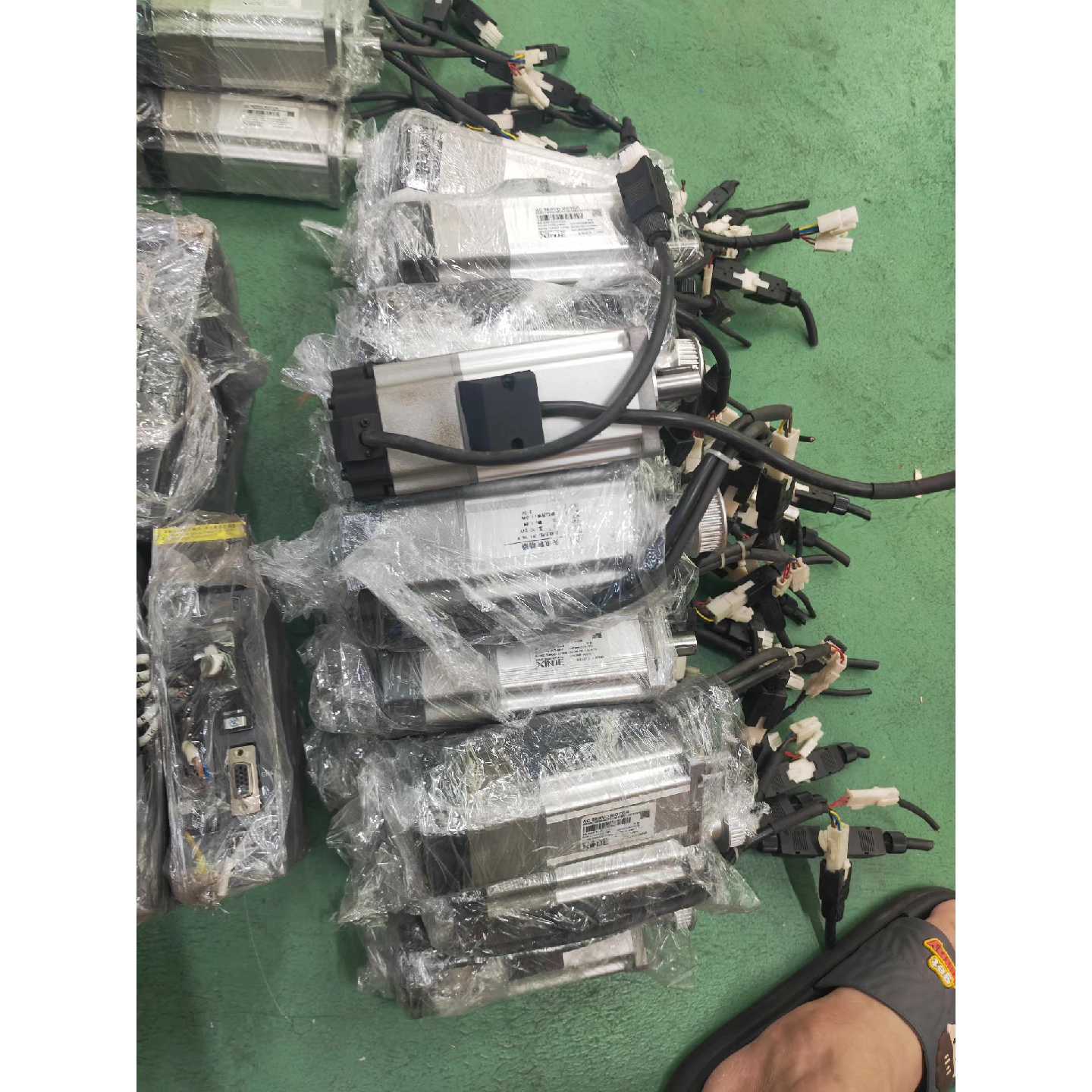 【请询价】伺服电机400瓦带刹车成色新漂亮议价出拍前咨询