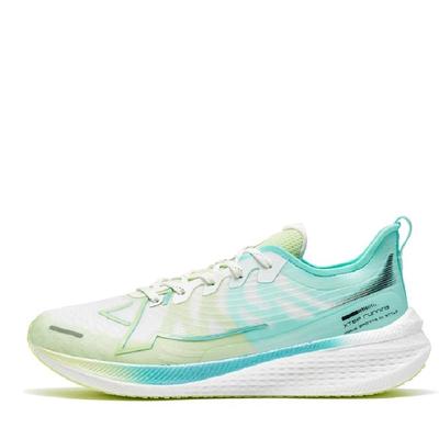 特步两千公里跑鞋减震综训体测