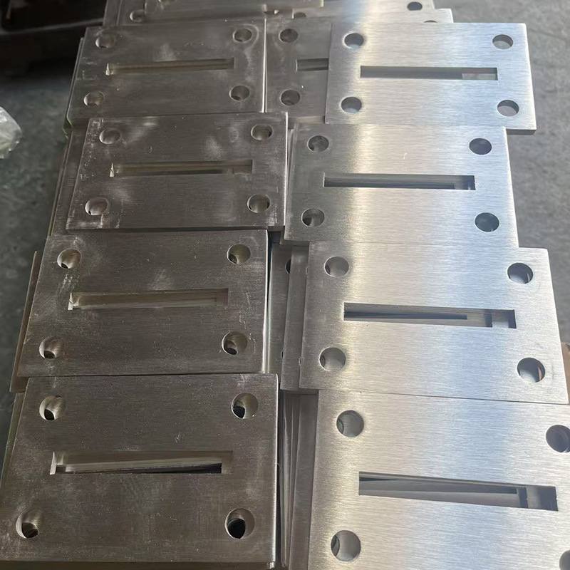 13厂家激光切割加工304不锈钢不锈钢管圆管冲孔切零板材折弯件316