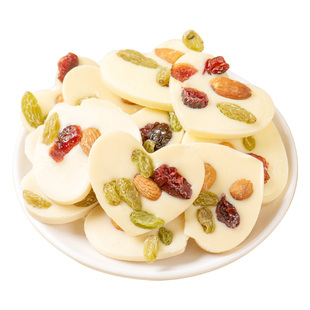 酸奶新吃法!坚果炒酸奶片新疆葡萄干巴旦木蔓越莓巧克力代可可脂