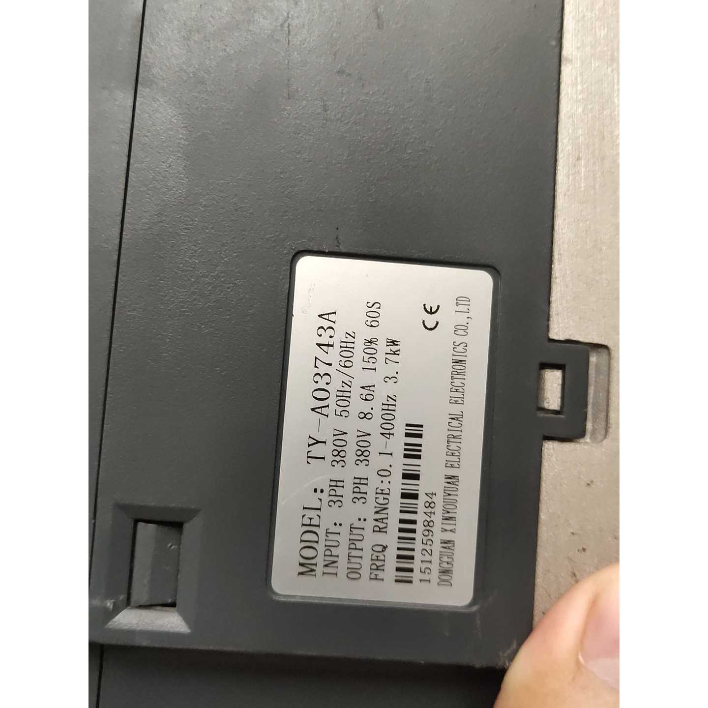 非标价拆机通佣变频器TYA03743A修理