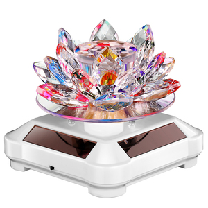 车内装饰摆件太阳光照射可旋转