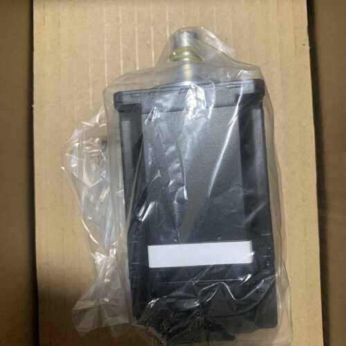 议价SGMJV-01ADL2C 原装安川100W伺服马达带煞车全新质保一年现货