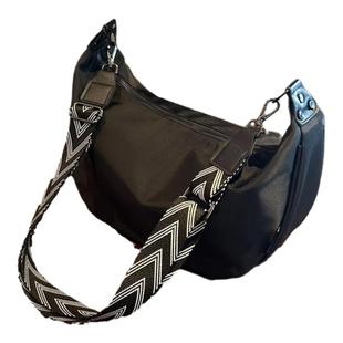 贵宝的包大容量托特包黑色单肩斜挎包健身ins小众轻奢街头运动风